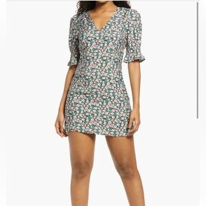 Vero moda floral short sleeve mini dress medium smocked back v neck